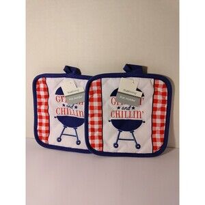 Pair "Grillin And Chillin" Pot Holders 8x8